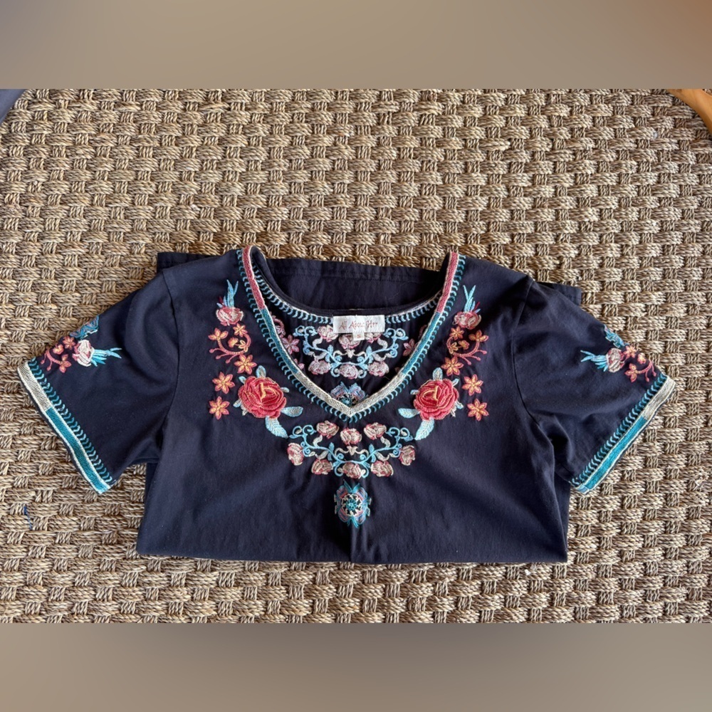 All About Her Embroidered Black Floral Women's Top size small - Picture 6 of 11